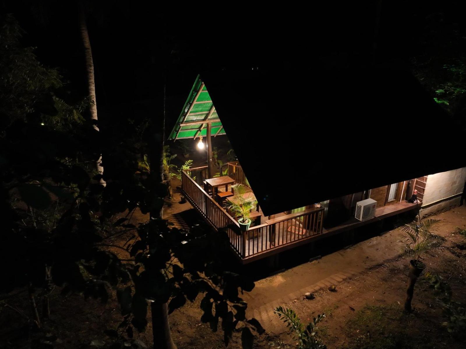 Coconut Tree House Hotel Udawalawe Exterior photo