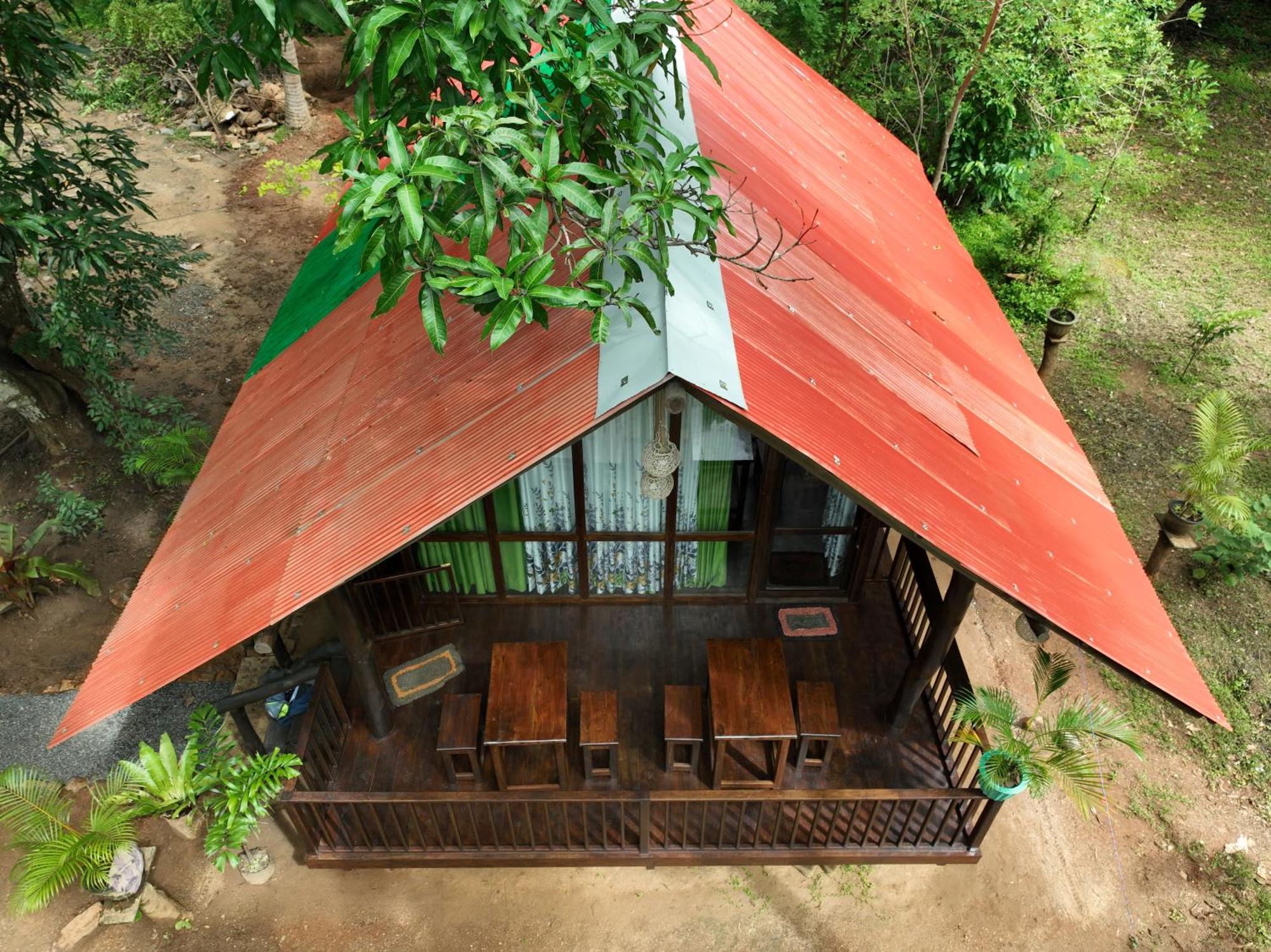 Coconut Tree House Hotel Udawalawe Exterior photo